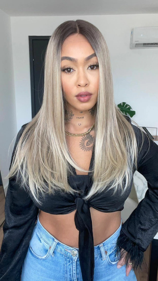 Lace Front Júlia Loira Lisa
