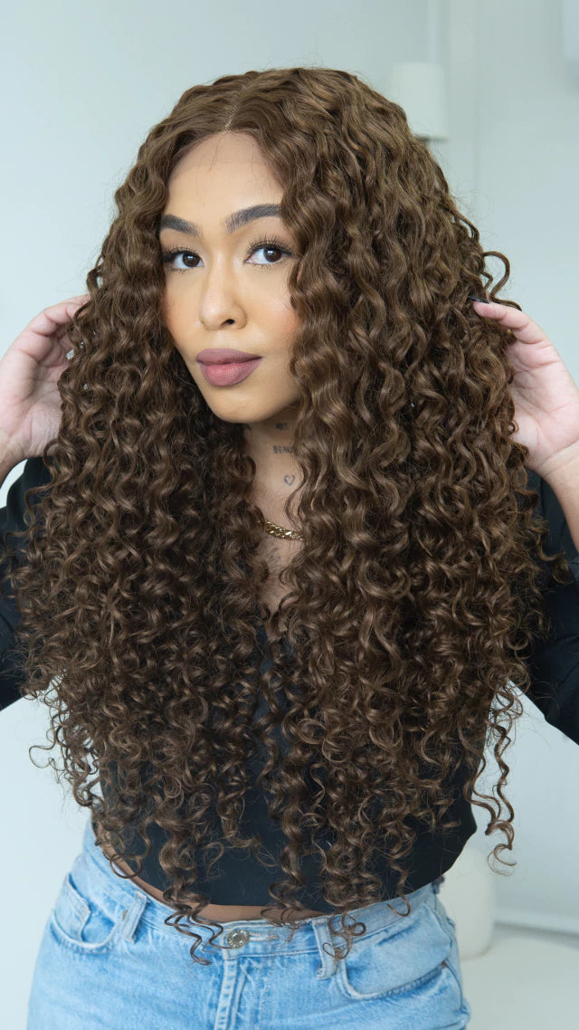 Lace Front Mirela Castanho Claro